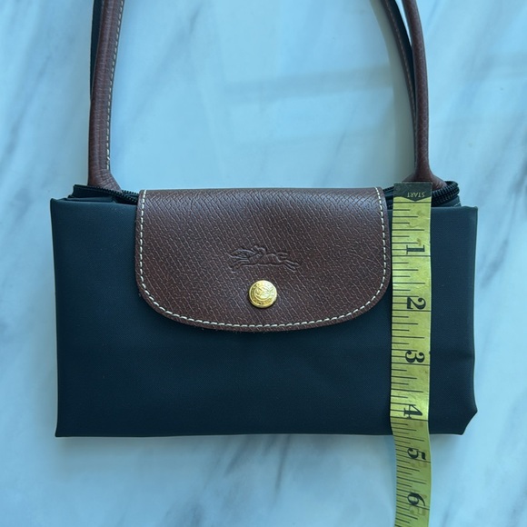 Longchamp new w/o tags. It’s either a dark gray or black. - Picture 13 of 13